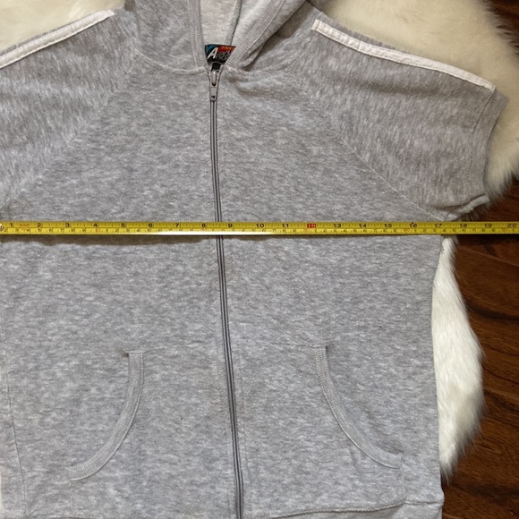 Heather gray French terry short sleeve hoodie in size L. - Picture 2 of 12